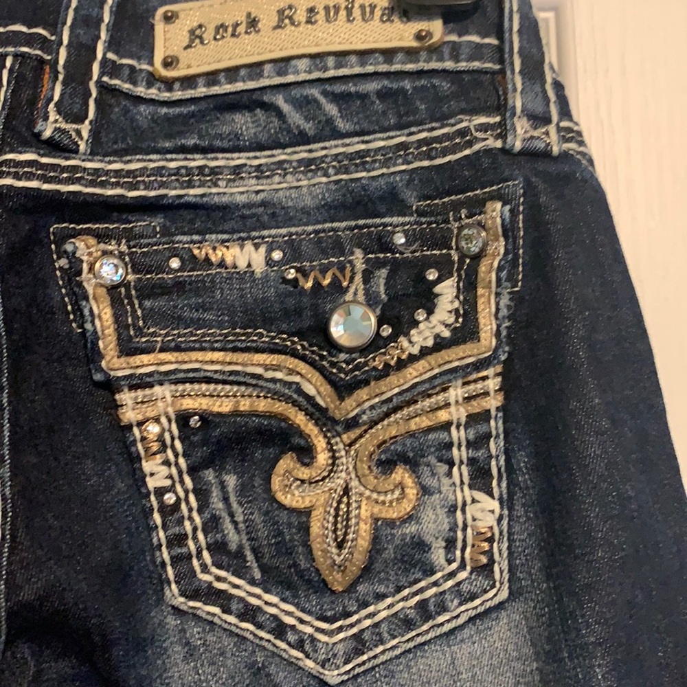 Rock revival straight leg with gold detail